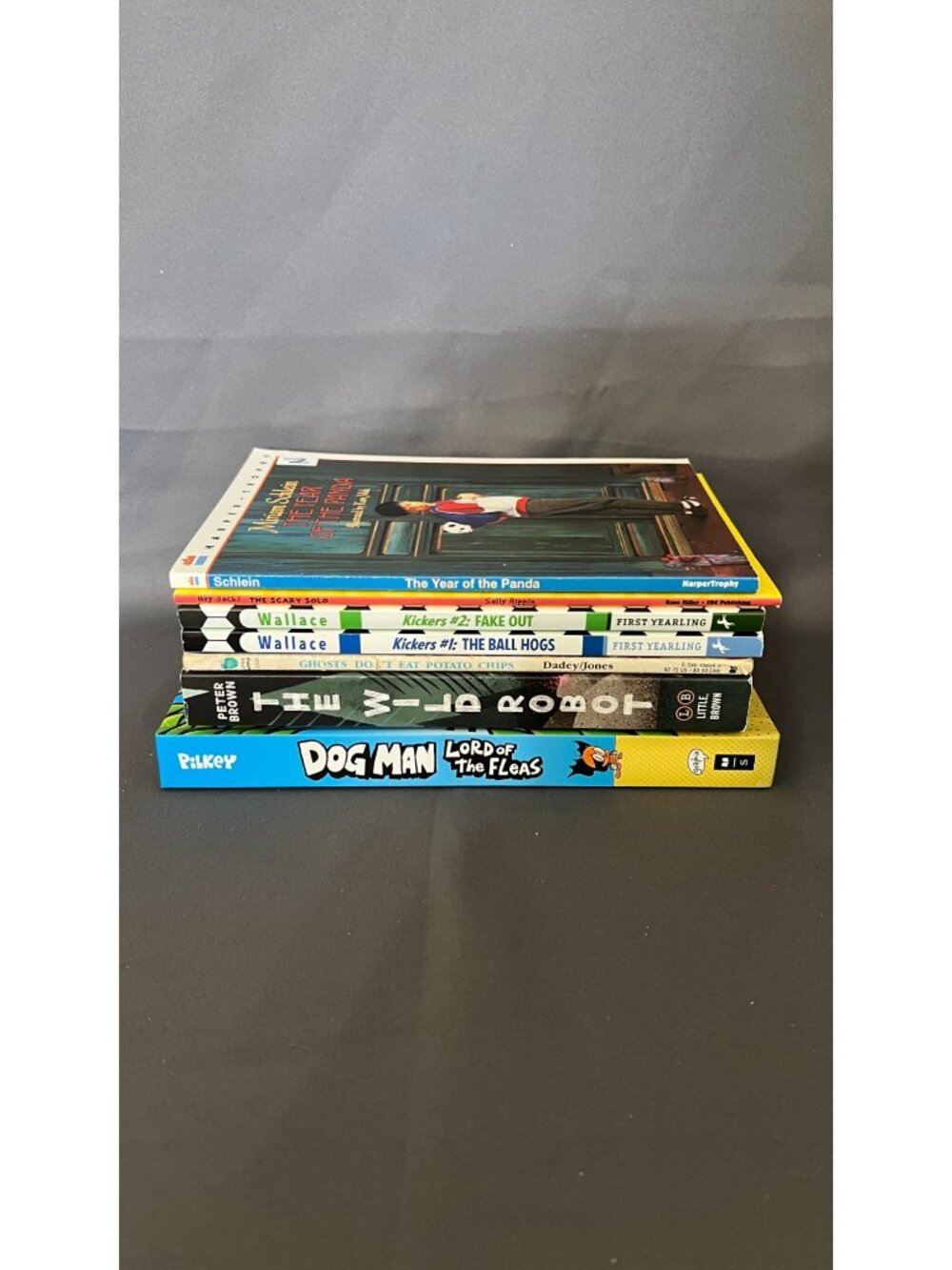 Childrens Chapter Books Bundle Featuring Dog Man Hey Jack Kickers And More - Picture 2 of 9